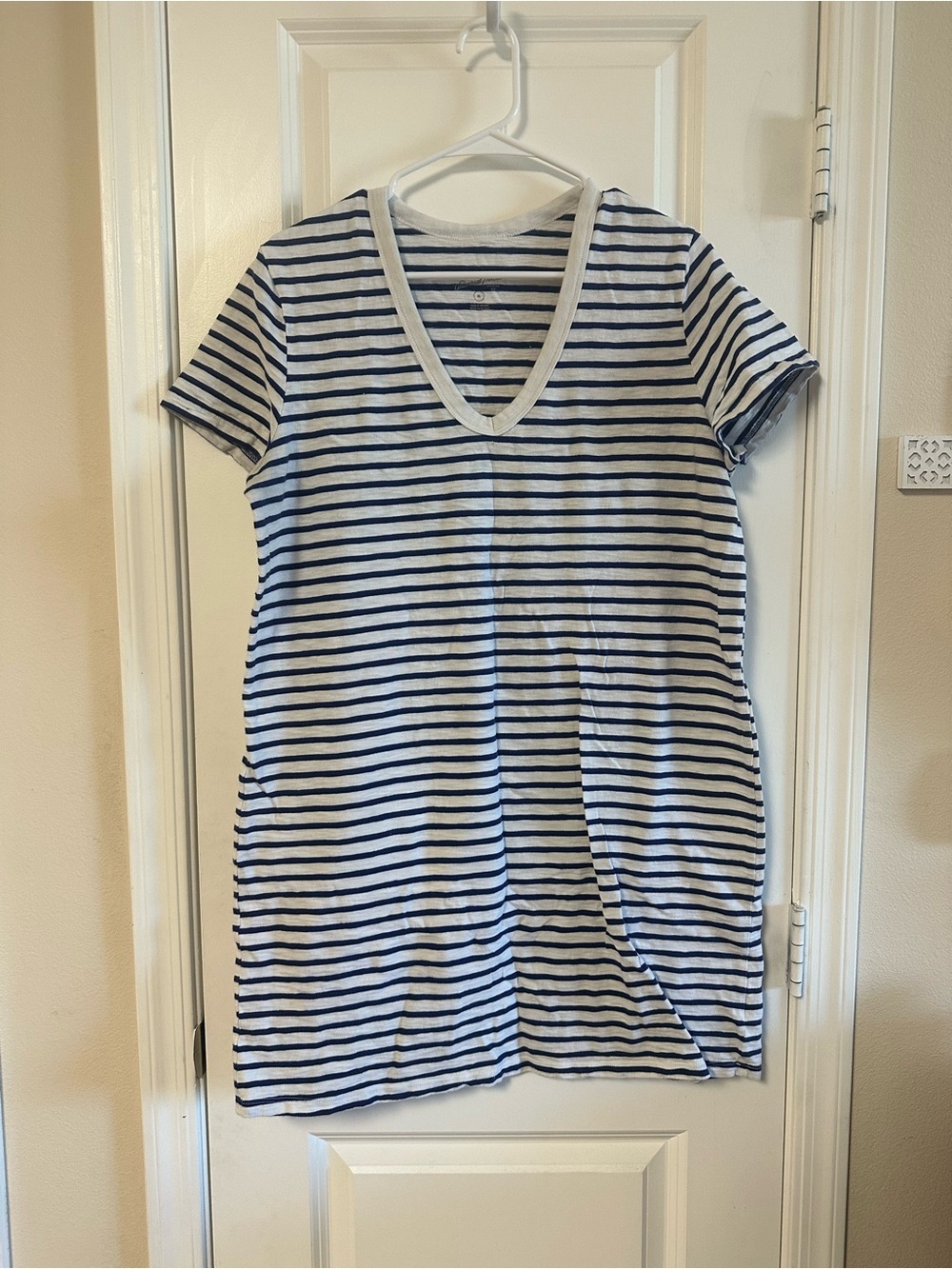 100% Cotton Universal Thread Navy and White Striped V-Neck Dress